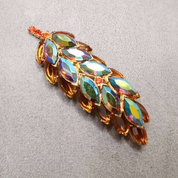Juliana Rhinestone Leaf Brooch: Vintage 1960s Fall Statement Pin - Picture 4 of 11